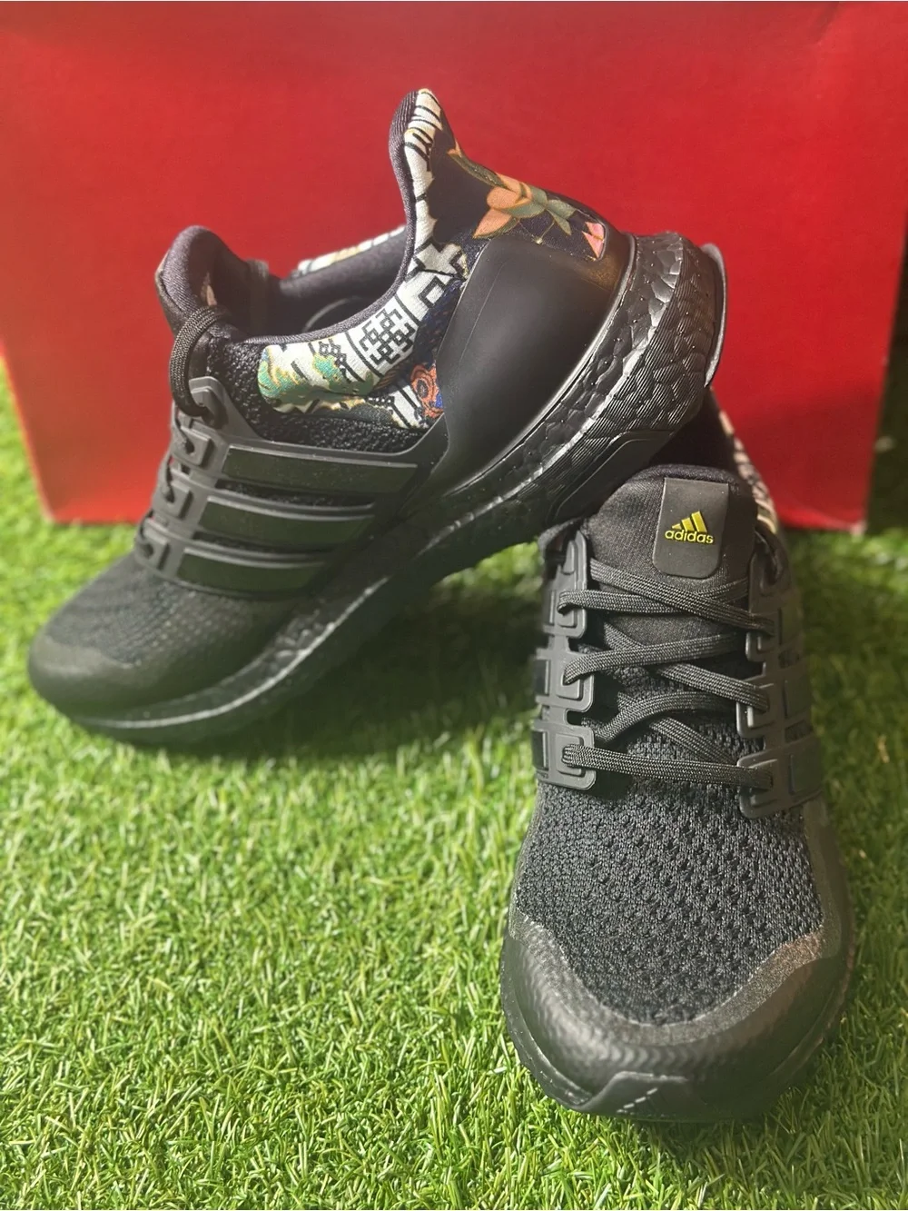 ADIDAS ULTRABOOST DNA , SIZE 7 MENS , COLOR:CORE BLACK/ GOLD METALLIC, NEW